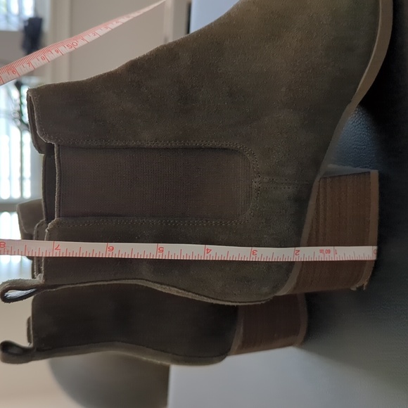 * last chance* Gap Booties - Picture 7 of 7